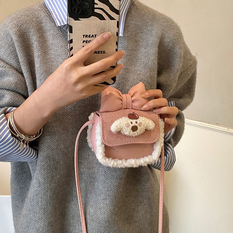 Mini nicho coreano diseño bolso pequeño 2025, nuevo invierno en el aire exterior encantador hombro de un solo hombro bolso inclinado