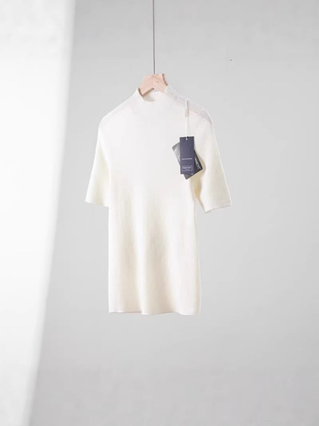 Woolen knitted body-friendly short sleeve T-shirt