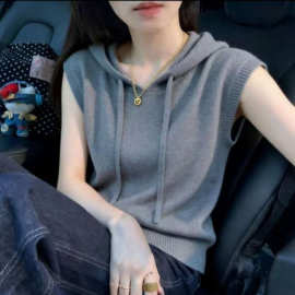 韩系灰色连帽叠穿针织背心女2026春夏新款外穿内搭无袖针织衫上衣