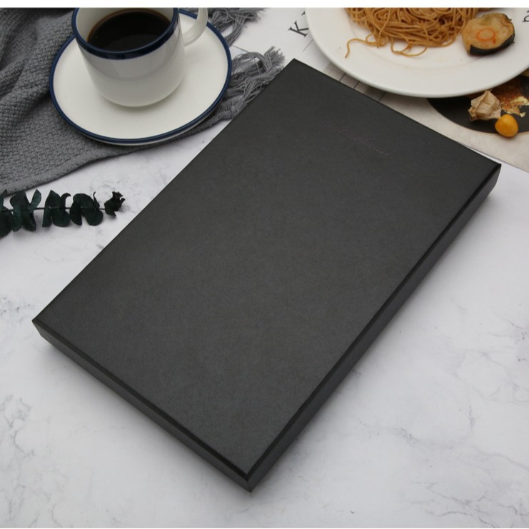 304 de acero inoxidable vajilla portuguesa cuchillo, tenedor y cuchara de cuatro piezas chapada en oro cuchara Nordic comida occidental traje de filete de oro negro