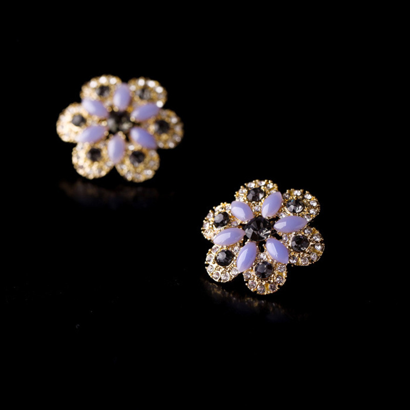 Fashion Simple Flower Stud Earrings Sweet Artistic Temperament Flower Earrings Exquisite Small Beautiful Ear Rings Wholesale display picture 5