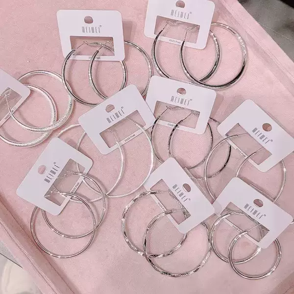 Meiwei Metal Minimalist Style Earrings Glossy Geometric Large Hoop Earrings 925 Silver Needle Studs Ins Popular Style