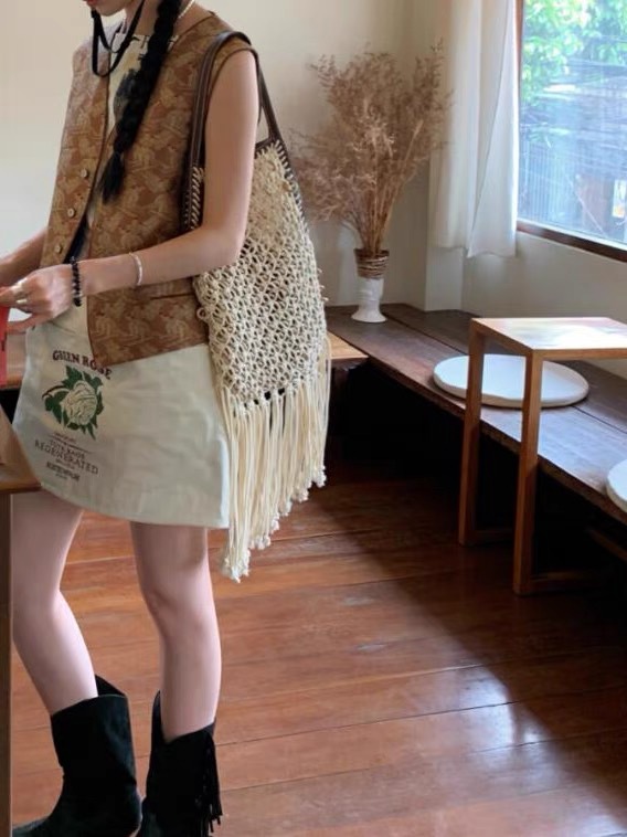 La nuova borsa intrecciata della celebrità di Internet Mona è alla moda, versatile, intrecciata in corda, borsa con nappe, design di nicchia, contrasto_voghion.com