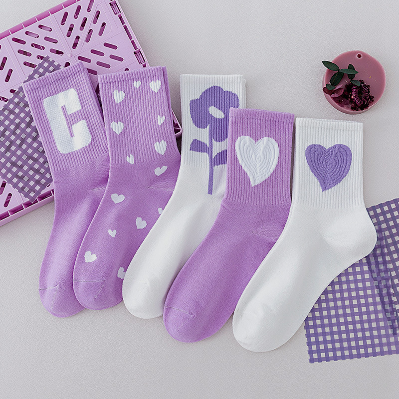 23 new purple Korean students stockings cartoon tube socks autumn and winter women's foreign trade cotton socks free shipping white socks