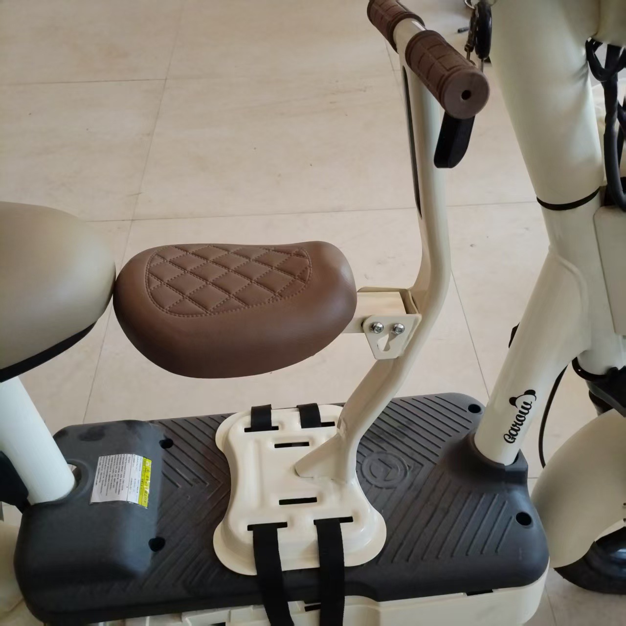 Manufacturer wholesale electric vehicle front-mounted child seat, foldable child baby electric motorcycle armrest stool safety seat