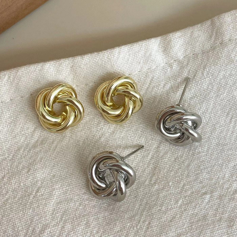 Retro Simple Fashion CCB Knot Circle Ear Stud Cold Style Advanced Sense Delicate Ear Stud Ear Headwear 2024 New
