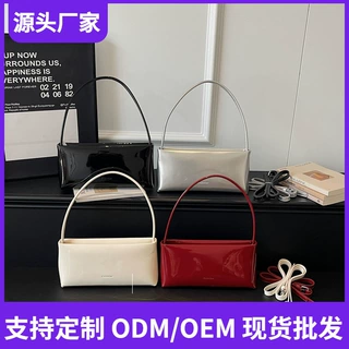 红色法棍真皮腋下包包女2025新款小众设计高级感单肩斜挎小方包潮