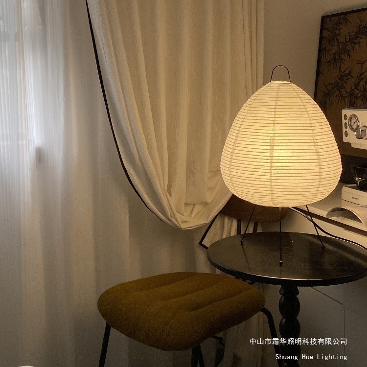 Noguchi Yong lámpara de mesa de estilo japonés dormitorio cabecera de cama wabi-ji estilo diseñador papel de arroz arte sala de estar casa de familia lámpara de pie