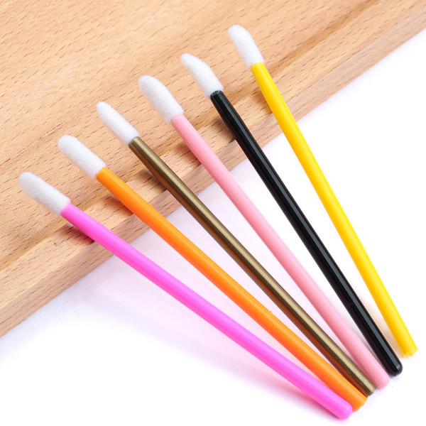 Disposable lip gloss