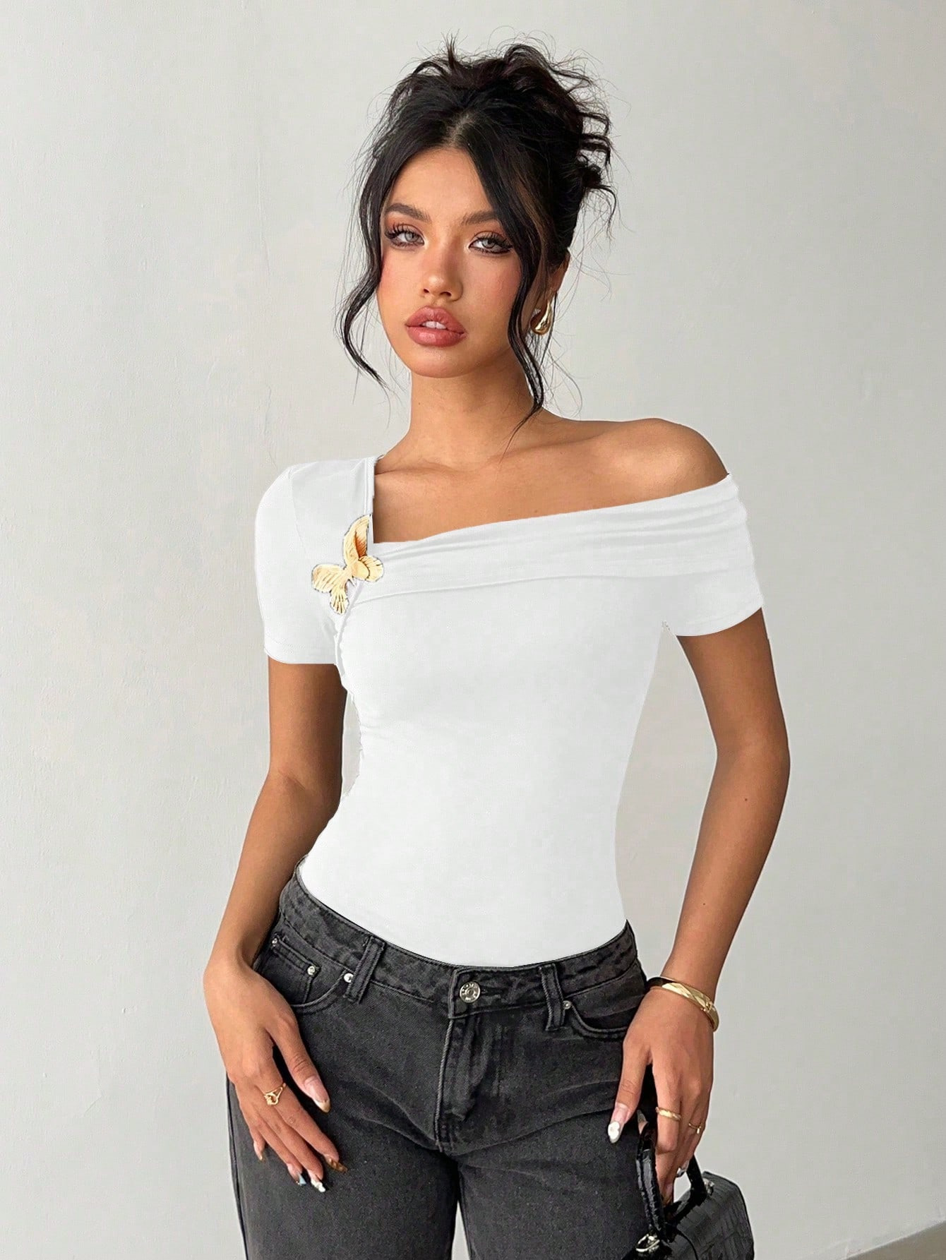 Women's Asymmetrical Off Shoulder Top, Short Sleeve Slim Fit Basic T-Shirt, Casual Going Out Party Blouse With Butterfly Decor, Black_ecoleips.com