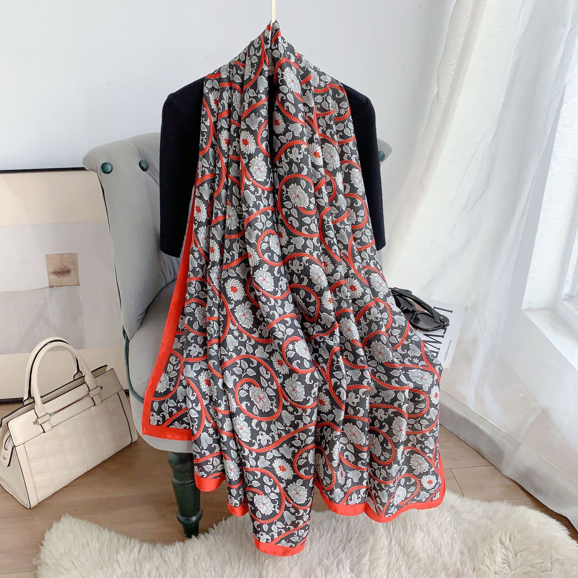 Bufanda de seda impresa de moda de estilo coreano para mujer bufanda de protección solar fina de verano chal de habitación con aire acondicionado al aire libre en stock