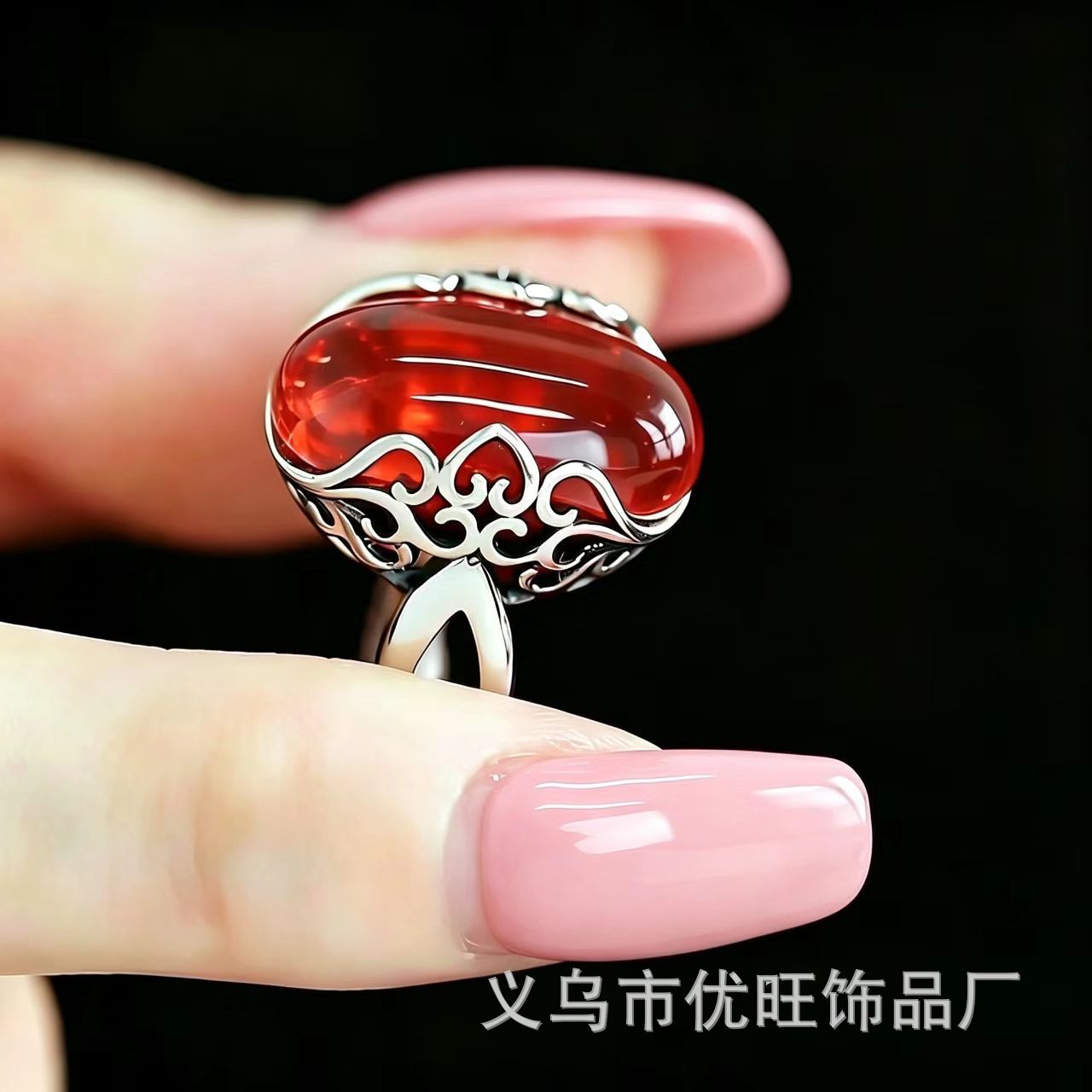 New Chinese-style niche red oval ring with cloud pattern for women, ethnic style, high-end and elegant, adjustable ring for women