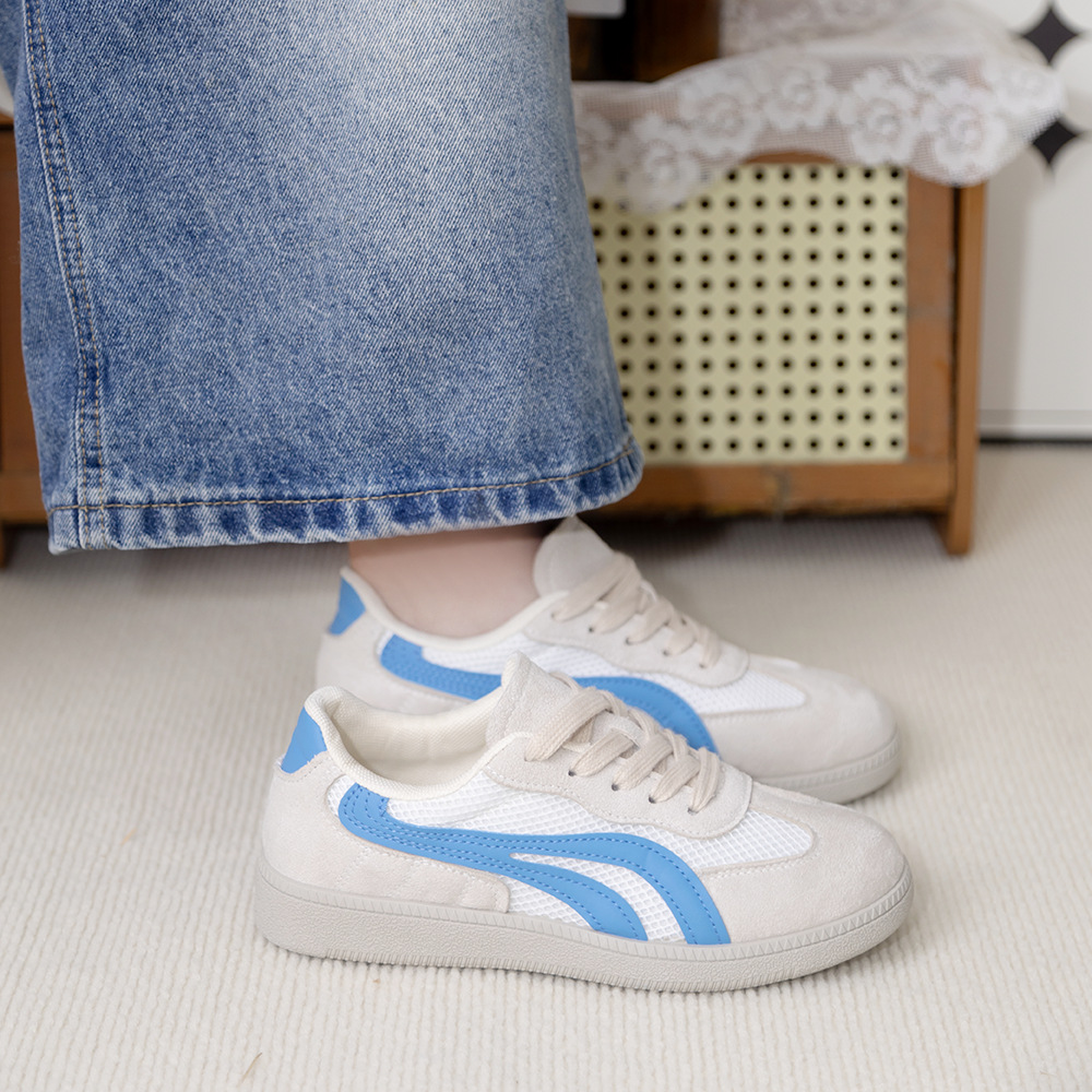 Explosiones de color ligero superficies de malla transpirables zapatos de entrenamiento de mujer verano 2026 nuevo estilo de moda universal zapatos casuales de mujer