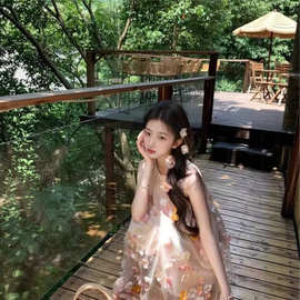 法式重工立体花朵设计挂脖连衣裙女夏季时尚甜美风高级感绝美短裙