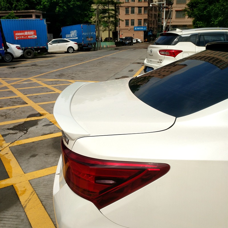 Suitable for 2015-2018 Toyota Crown Rear Wing 14Th Generation Crown Modification Special Punch-Free Horizontal Tail Press