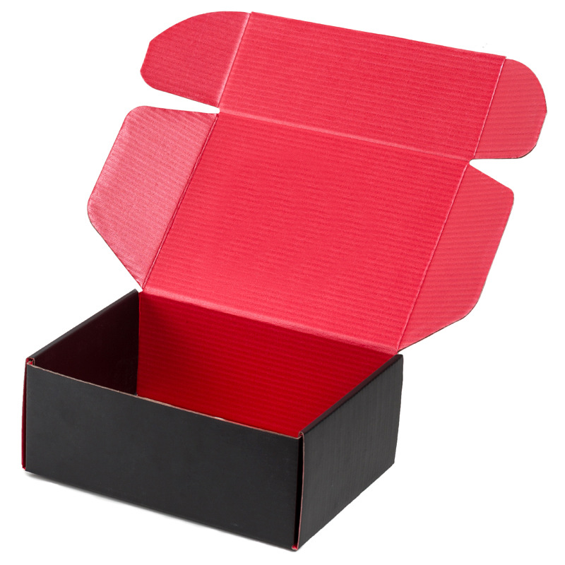 Caja rectangular extra resistente para ropa de mujer, laminada e impermeable, con impresión a color para logística y envío exprés.
