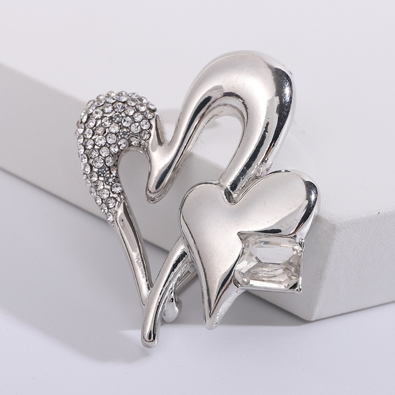 13g Weight Brooches Classification Holiday, Daily, Selfie Occasion Alloy Material Heart Shape Pattern Women's Gender Lady Style Lady Pin Heart Shape Alloy Women's Brooches 7