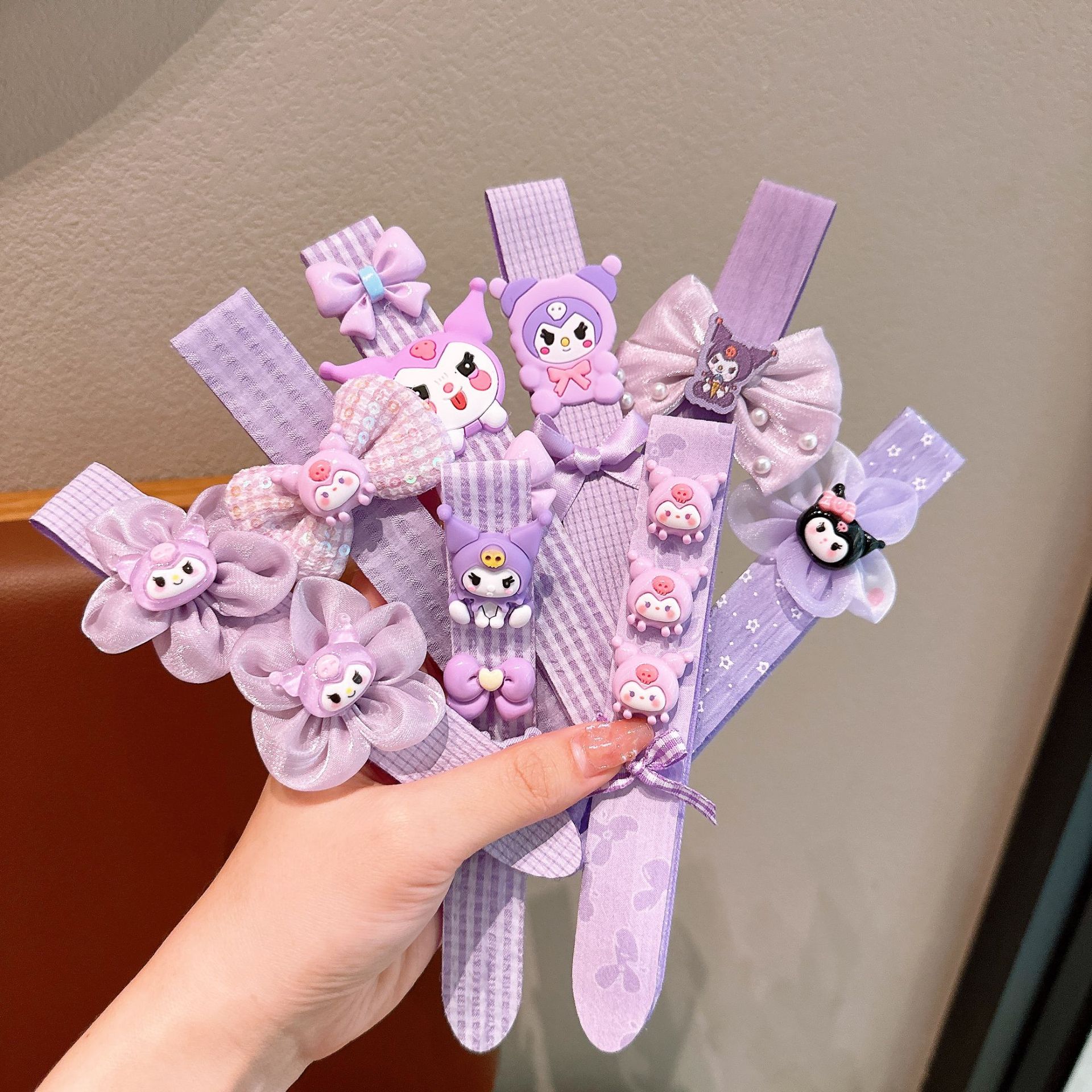 Caricatura encantadora Sanrio publicó un nuevo velcro para niños Koolomi niñas en la parte posterior de la cabeza