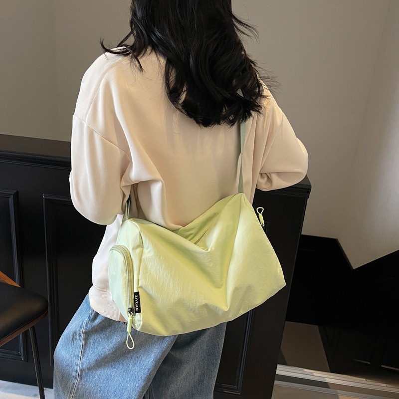 Japanese and Korean Women's Bags Large-Capacity Crossbody Bags Women's High-End Sports Short-Distance Travel Casual Nylon Shoulder Bags Wholesale
