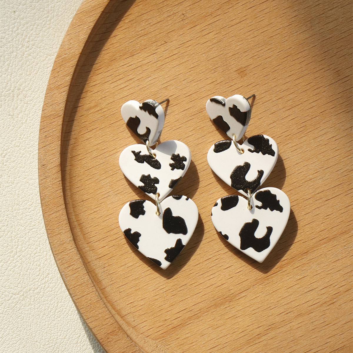 1 Pair Korean Style Cow Pattern Arylic Women's Drop Earrings display picture 2