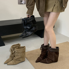 2025秋冬韩版可爱软糯靴子时尚内增高套筒短靴尖头宽筒显瘦及踝靴