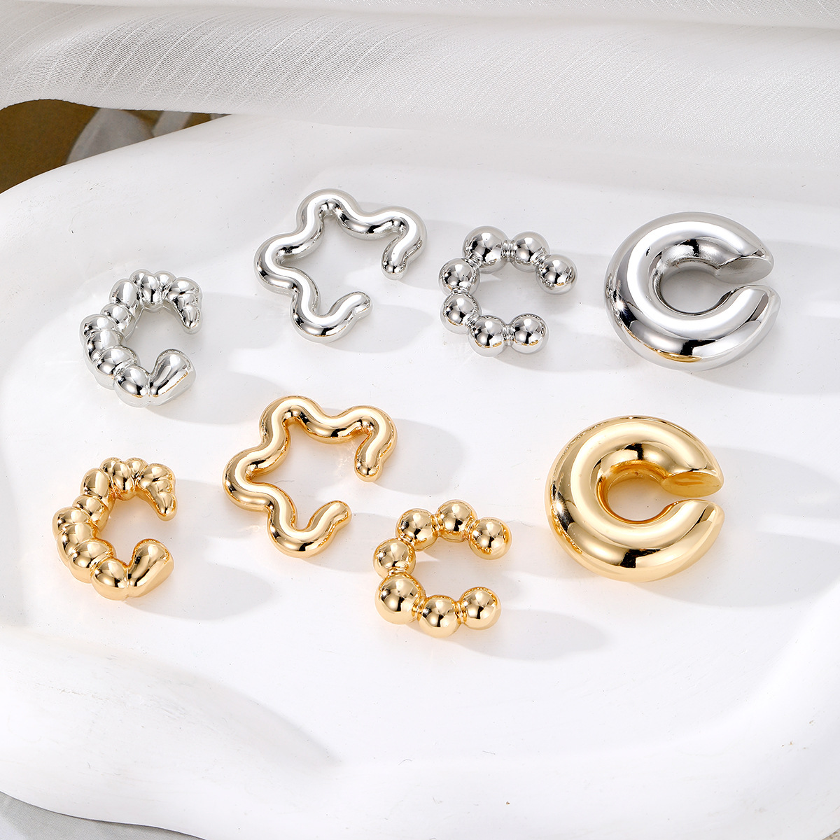 Solid Color Pattern 1 Set Retro Simple Style Solid Color Plating Plastic Resin Ear Cuffs