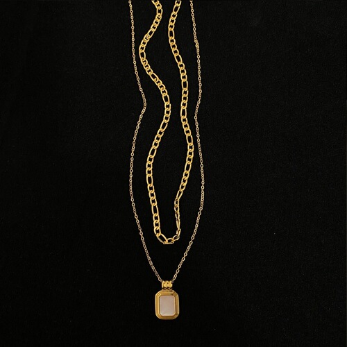 Lanyu niche light luxury double-layered mother-of-pearl necklace for women. Two-color optional black and white mother-of-pearl simple stacked clavicle chain.