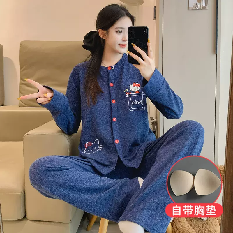 ชุดนอนผ้าไหมและผ้าแคชเมียร์ คุณภาพสูง ลายแมว KT สำหรับสตรี พร้อมบราในตัว คอรอบ ดีไซน์น่ารักสดใส เหมาะสำหรับการพักผ่อนอยู่บ้านในฤดูหนาว
