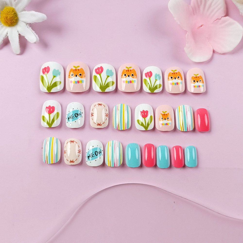 Uñas postizas adhesivas de moda para niños mayores, lindas pegatinas de uñas con dibujos animados, caja de 24 piezas de lindos parches de uñas. image 5