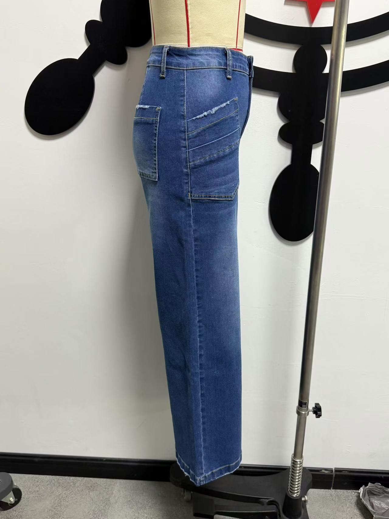 Women's Clothing Mid-Rise Wide Leg Jeans Retro Washed Cuffs Frayed Hem Slanted Pockets Cropped Length Denim_ecoleips.com