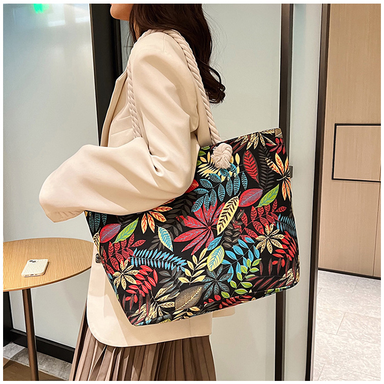 Women's Medium Canvas Geometric Stripe Streetwear Sewing Thread Square Zipper Tote Bag display picture 30