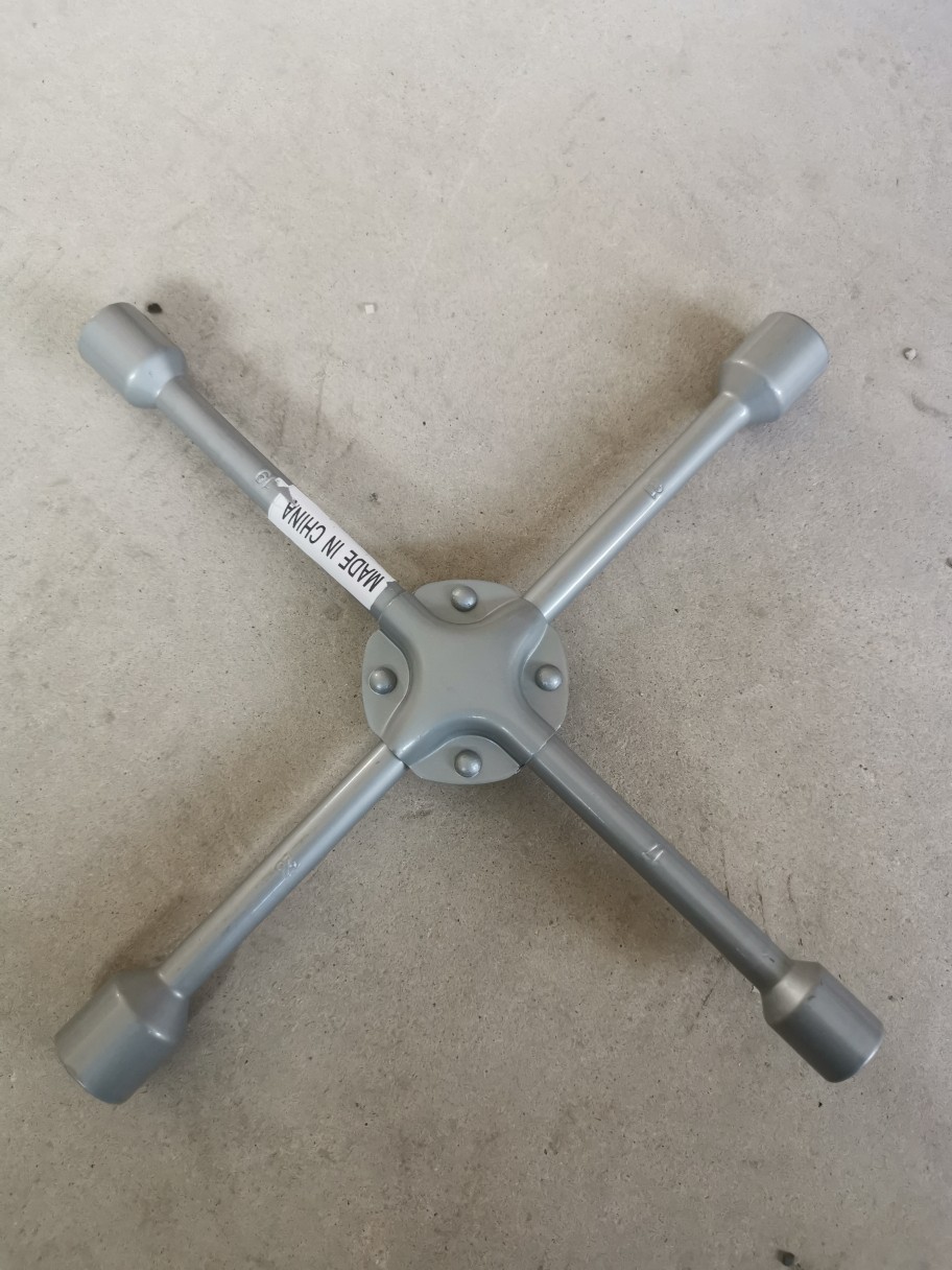 汽车轮胎扳手省力拆卸维修换胎工具十字架套筒14寸