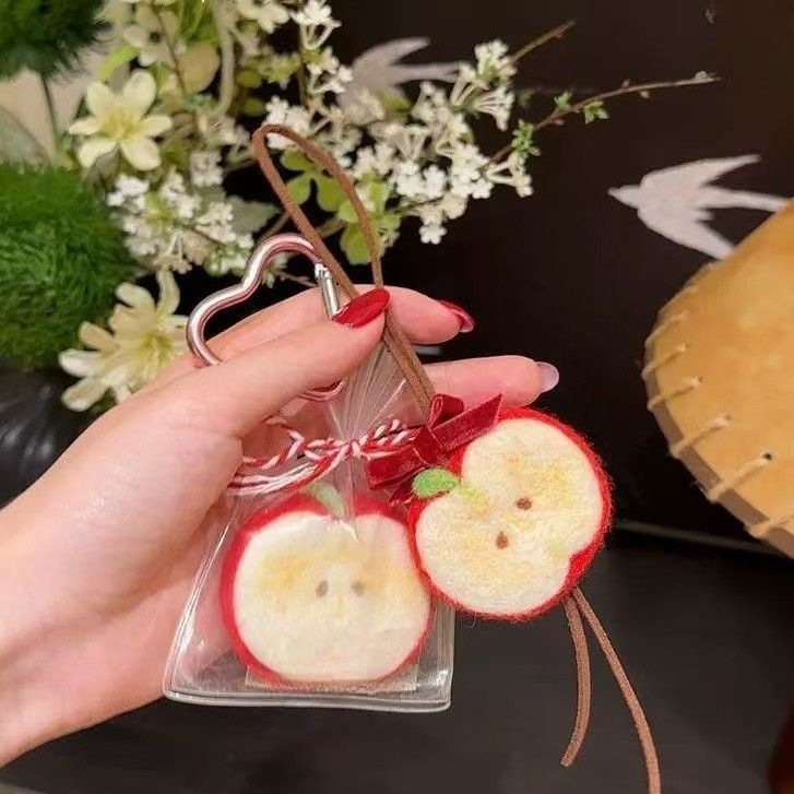 一袋苹果新年平安果手工可爱少女心包挂饰