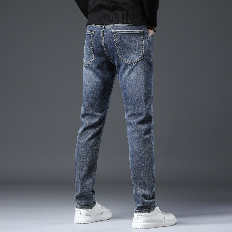 2025 primavera y verano algodón elástico color claro delgado jeans para hombres elásticos delgados pequeños pantalones casuales de todo fósforo de moda recta