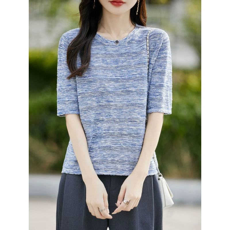 Knitted summer thin base T-shirt with a round collar
