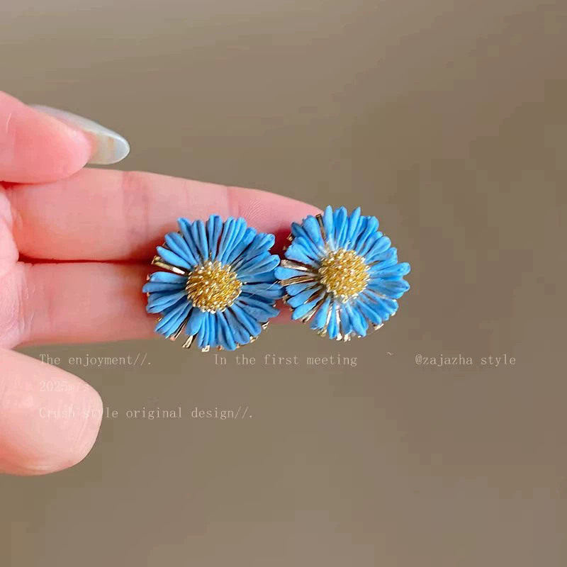 2026 viento falso sensación de atmósfera super inmortal pendientes de flores de malla temperamento suave de chiffon para mujeres pendientes