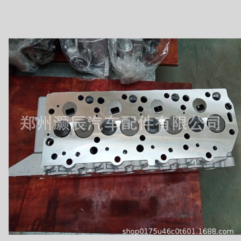Factory Direct Sales Complete Aluminum Alloy Cylinder Head Assembly 4D56 Md109733/Md185918 908511