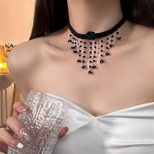 Rose Tassel Necklace Vintage Elegant Black Clavicle Chain Women's Light Luxury Niche High-end Necklace Choker Collar