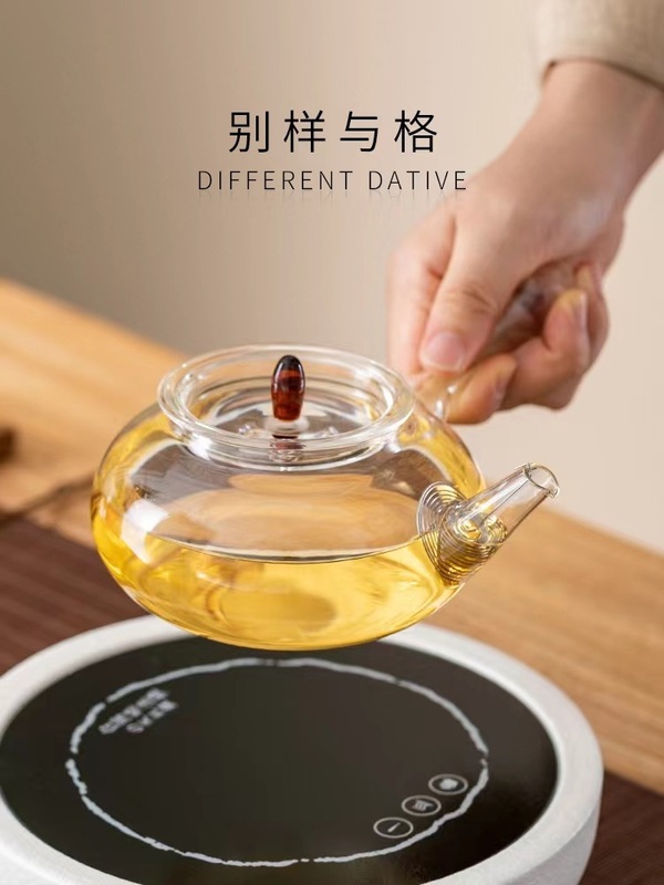 柿の側は壺の茶器セットのガラスをティーポットに入れて高温に耐えます。|undefined