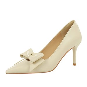 9998-2 Korean style hollow bow bow pointed shallow mouth, one foot pedal, thin heel, Pana pattern professional high heel