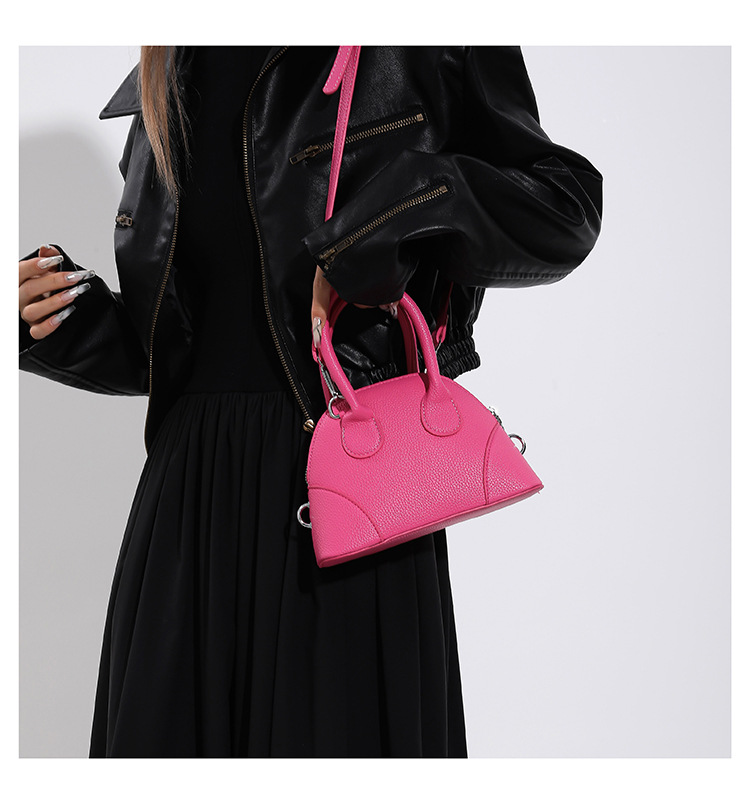 Women's Small Pu Leather Solid Color Streetwear Zipper Underarm Bag display picture 5