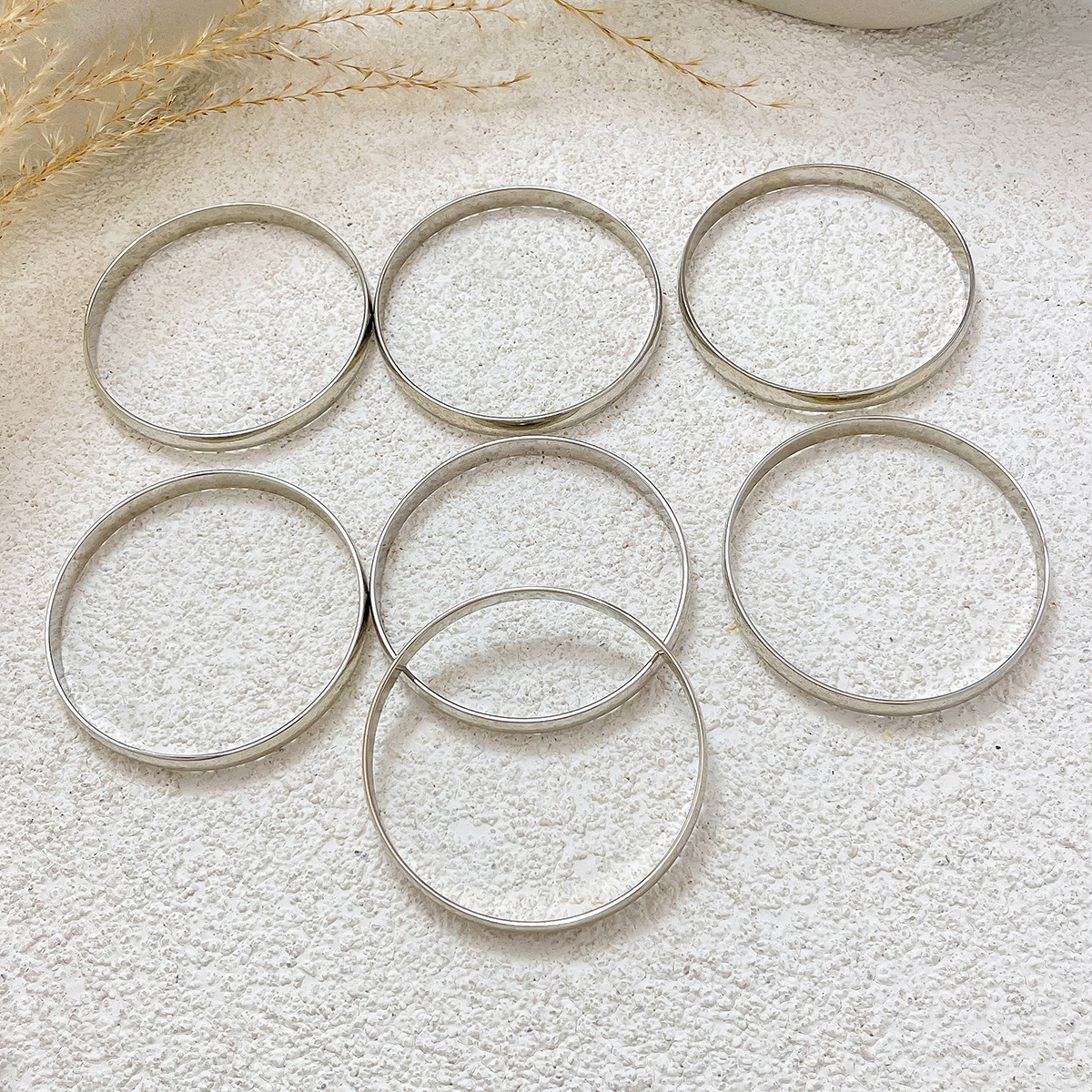 117g Weight Without pendants Pendant Material Bangle Classification Iron Chain Material 1 Set Quantity Holiday, Daily Occasion Iron Material Geometric Pattern Women's Gender Plating Design Retro, Simple Style Style Retro Simple Style Geometric Iron Wholesale Bangle 18