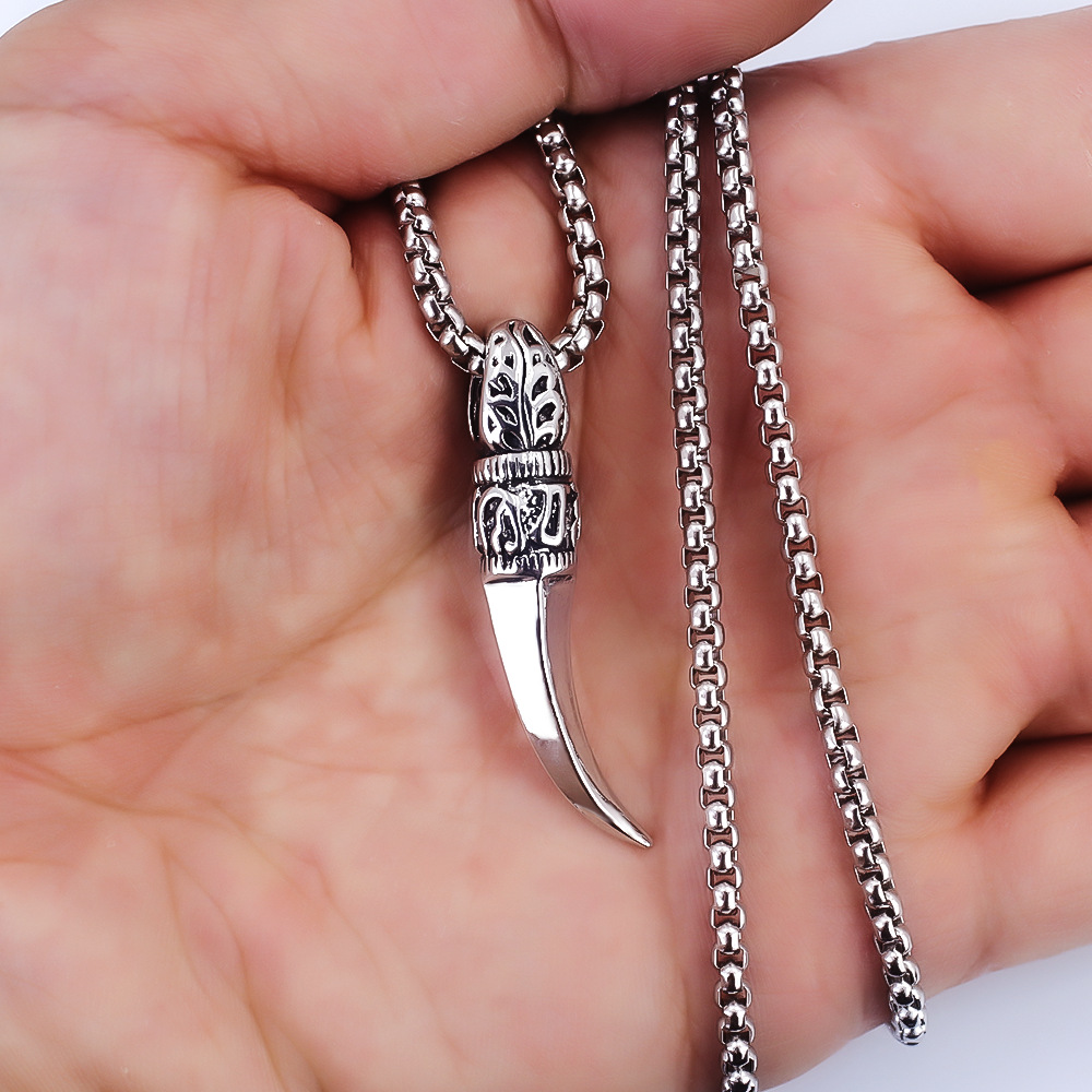 Scimitar+steel chain