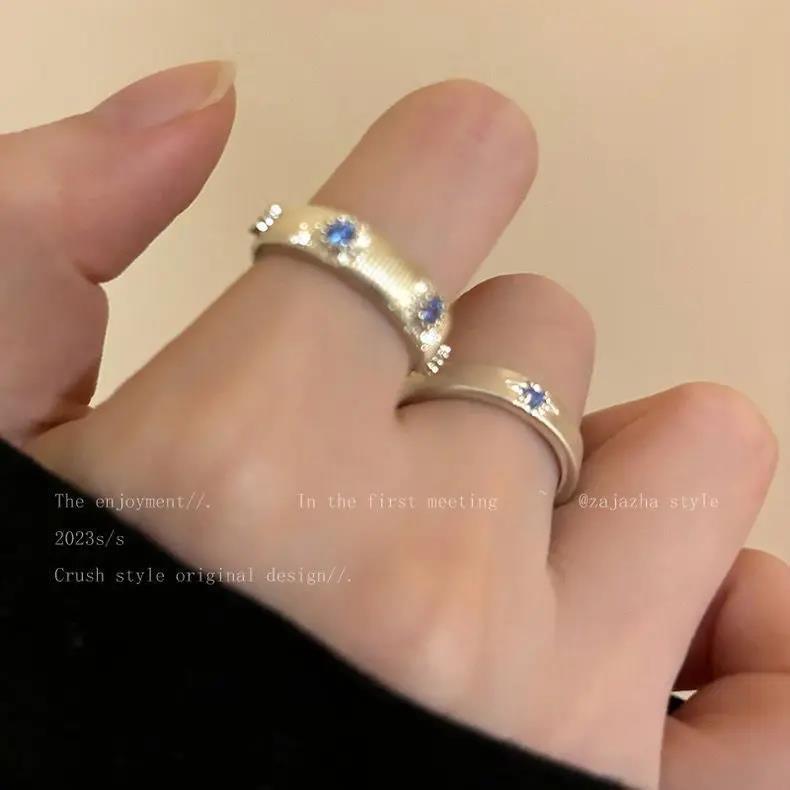 Anello da donna con croce blu oceano e pietra intarsiata spazzolata, design di nicchia, per indice, lusso leggero, anello di alta gamma_voghion.com