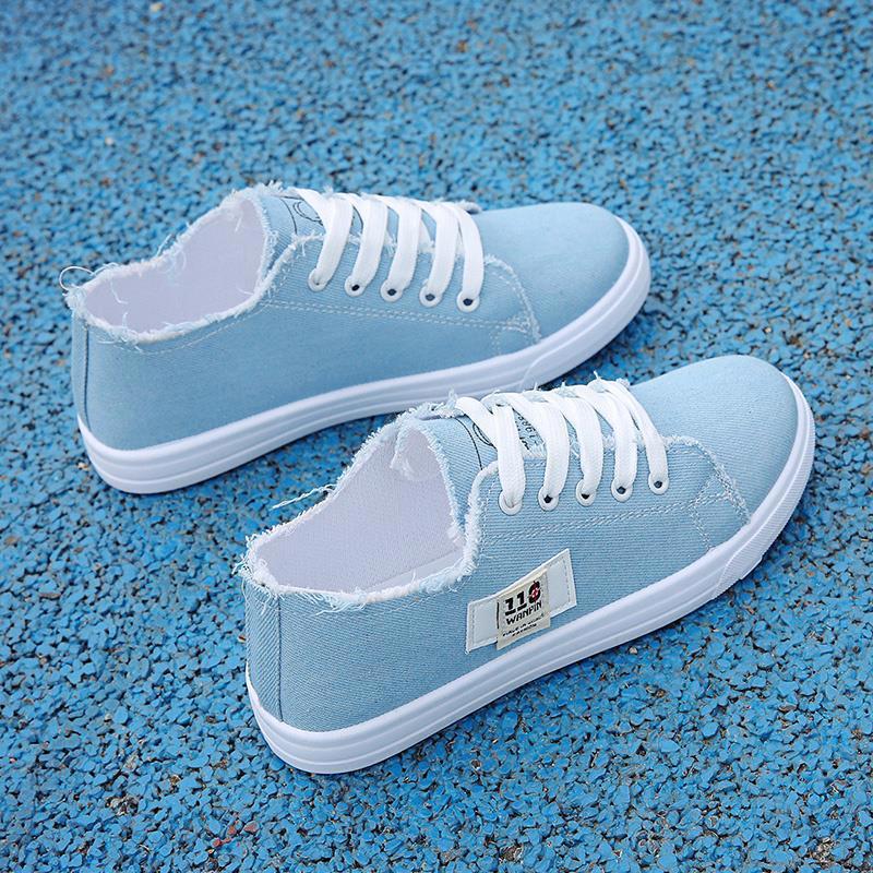 Zapatos de lona mujer 2024 nuevos zapatos de plataforma plana estilo coreano verano delgado todo fósforo pequeños zapatos blancos individuales zapatillas de moda para estudiantes