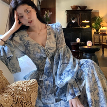 法式风V领碎花雪纺长袖连衣裙女秋季海边度假气质收腰泡泡袖长裙