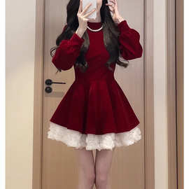 工厂气质丝绒连衣裙女秋冬圣诞穿搭显瘦收腰赫本风千金公主裙设计