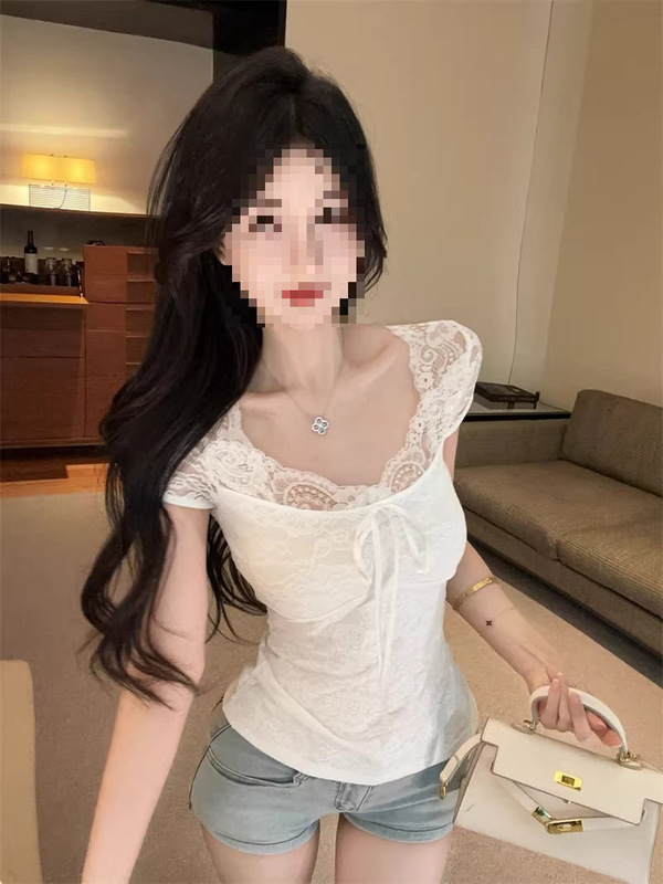 Purely alluring lace patchwork tie-neck short-sleeve top for women, summer design, slim-fit, waist-cinching, niche hot girl top Purely alluring lace patchwork tie-neck short-sleeve top for women, summer design, slim-fit, waist-cinching, niche hot girl top