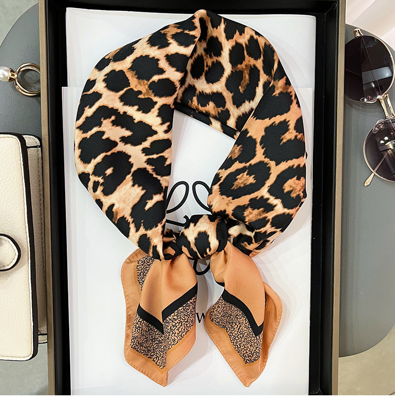 45g Weight Women's Elegant Retro Leopard Polyester Silk Scarf