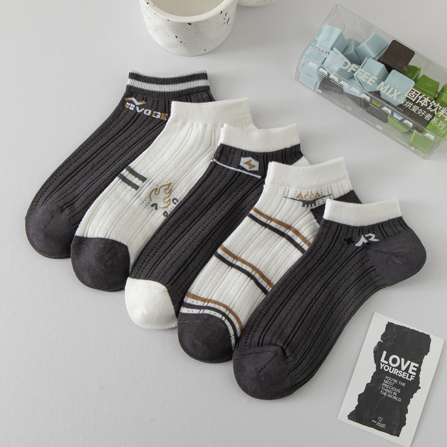 Calcetines de todo fósforo, absorbentes de sudor, transpirables, calcetines de algodón simples para hombres, calcetines deportivos para hombres, calcetines de red en blanco y negro de color sólido deportivo